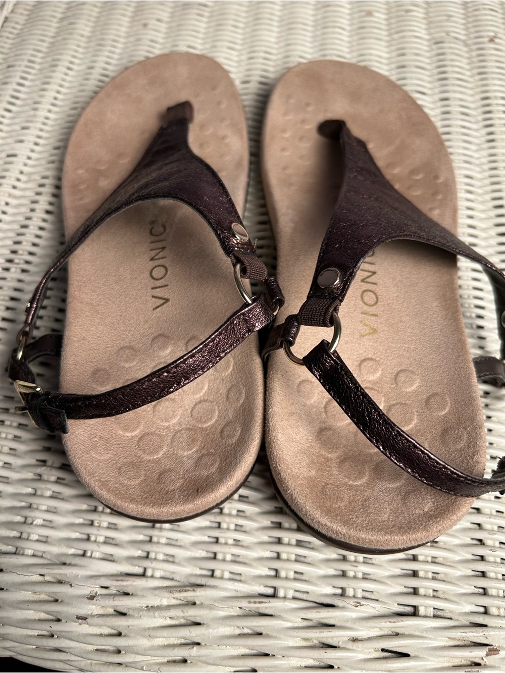 Vionic Kirra Metallic Bronze Leather Orthotic Thong Sandals Women’s Size 8 - Picture 4 of 6